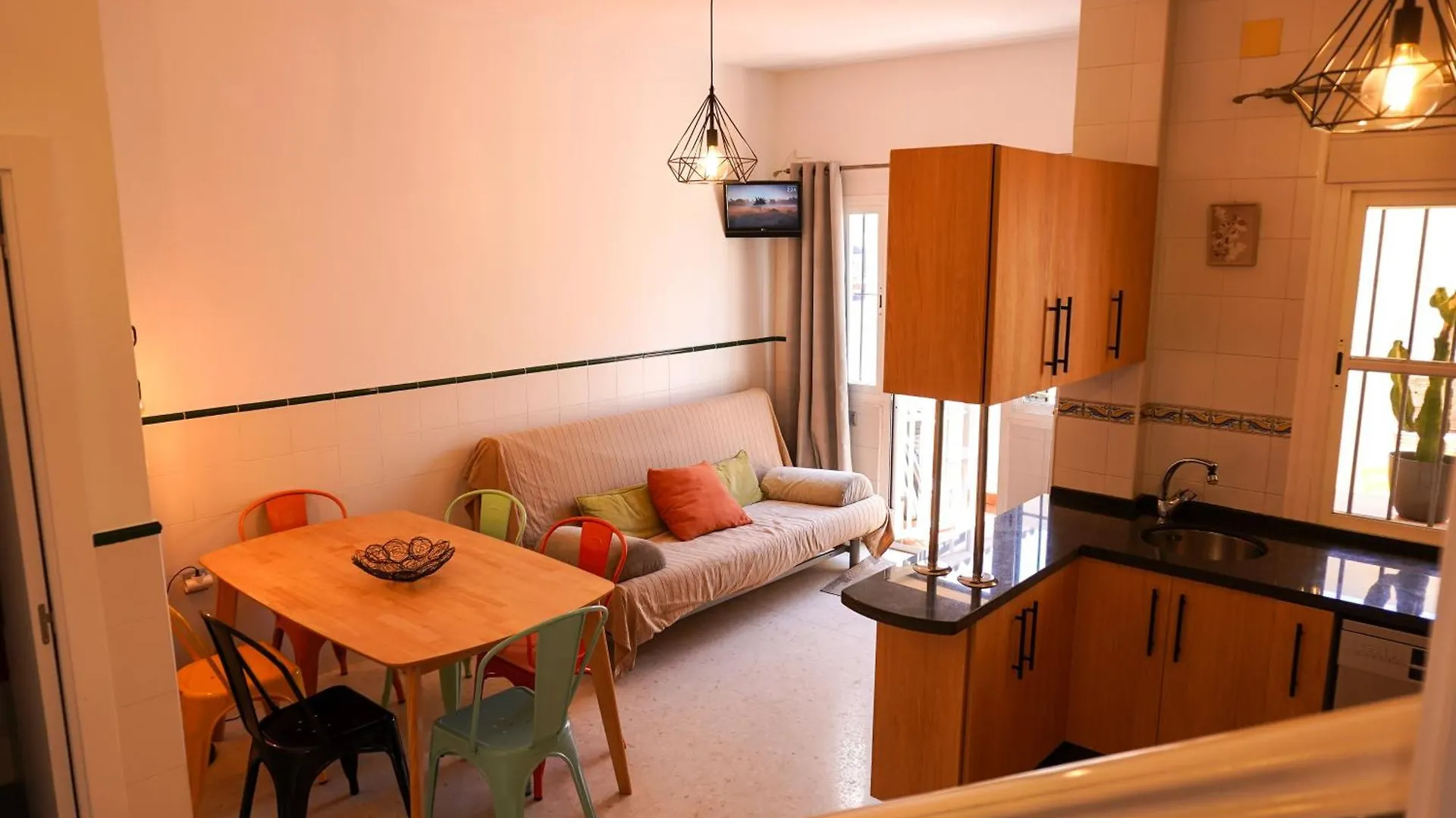 Tarifa Family House 5 Min Walk To The Beach And Old Town 0*,  España