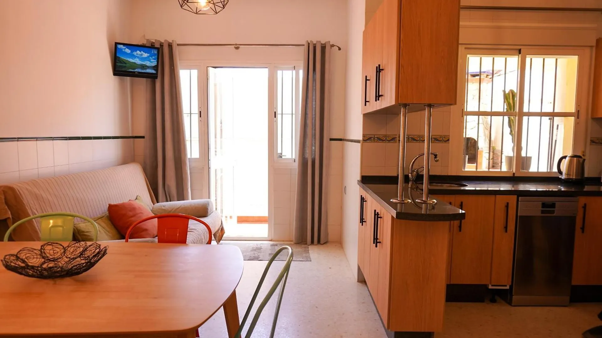 Tarifa Family House 5 Min Walk To The Beach And Old Town España