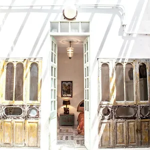 Bombayarte Apartahotel